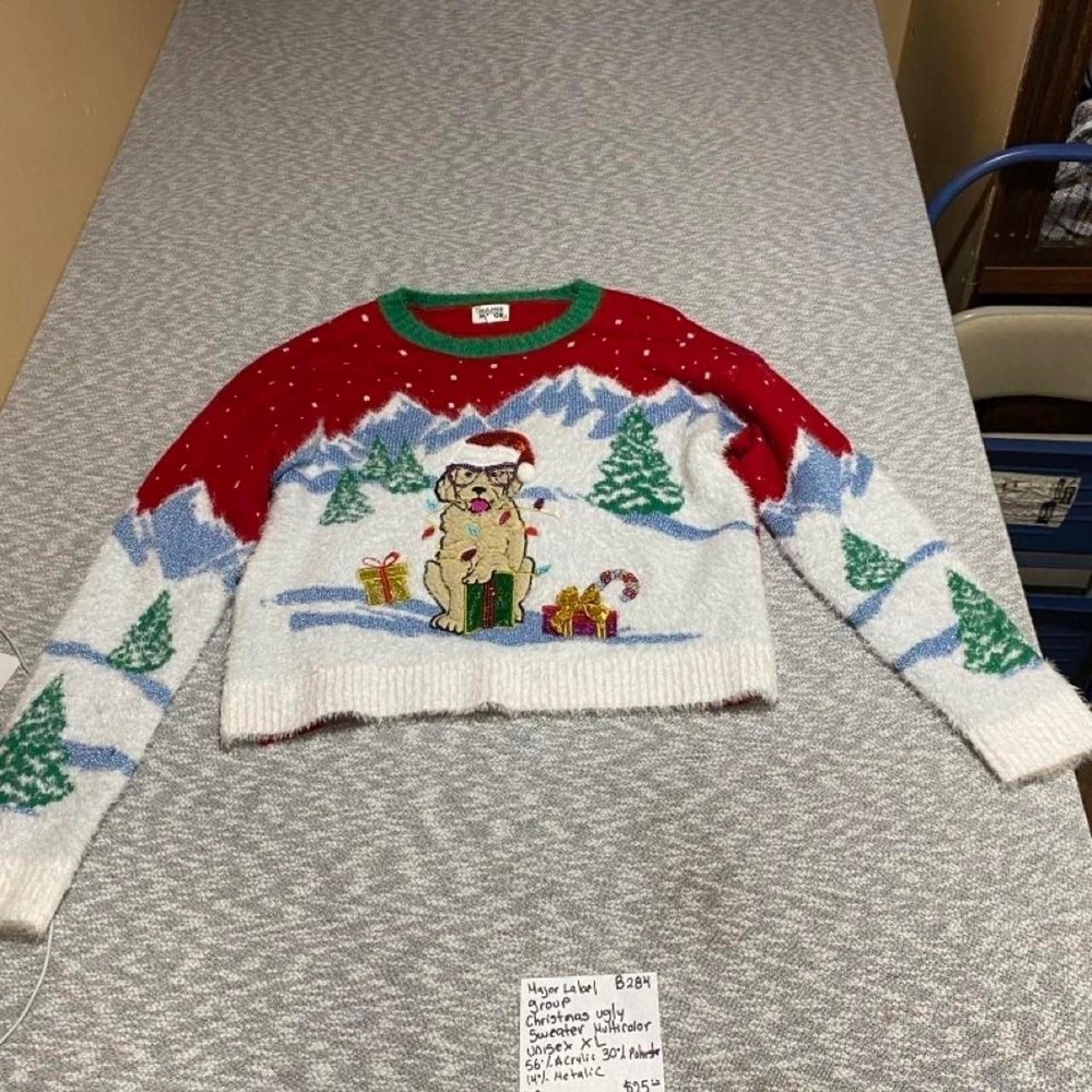 Major label Christmas sweater with dog wearing a Santa hat Size XL. SKU-B284